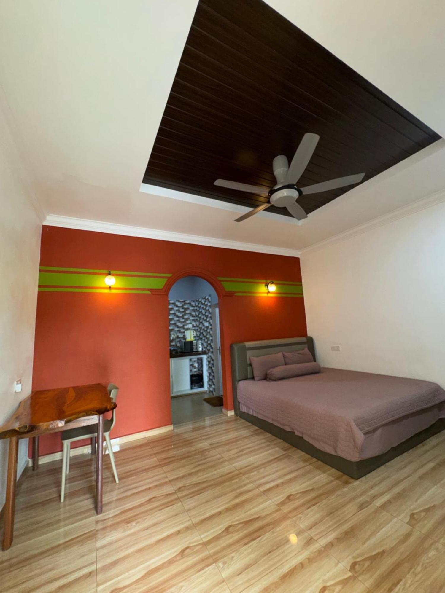 Cenang Room Rahsia Motel パンタイ・サナング エクステリア 写真