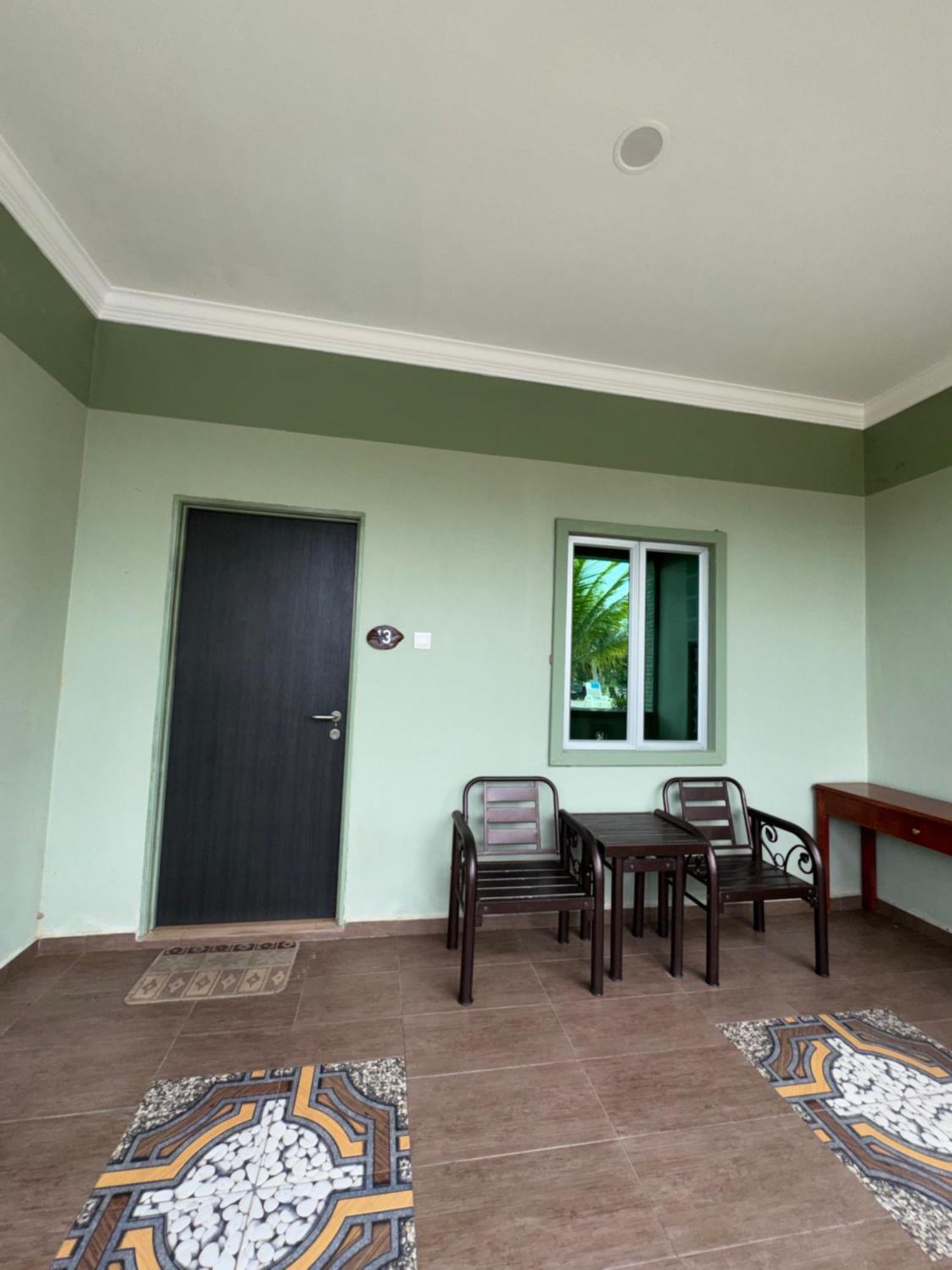 Cenang Room Rahsia Motel パンタイ・サナング エクステリア 写真