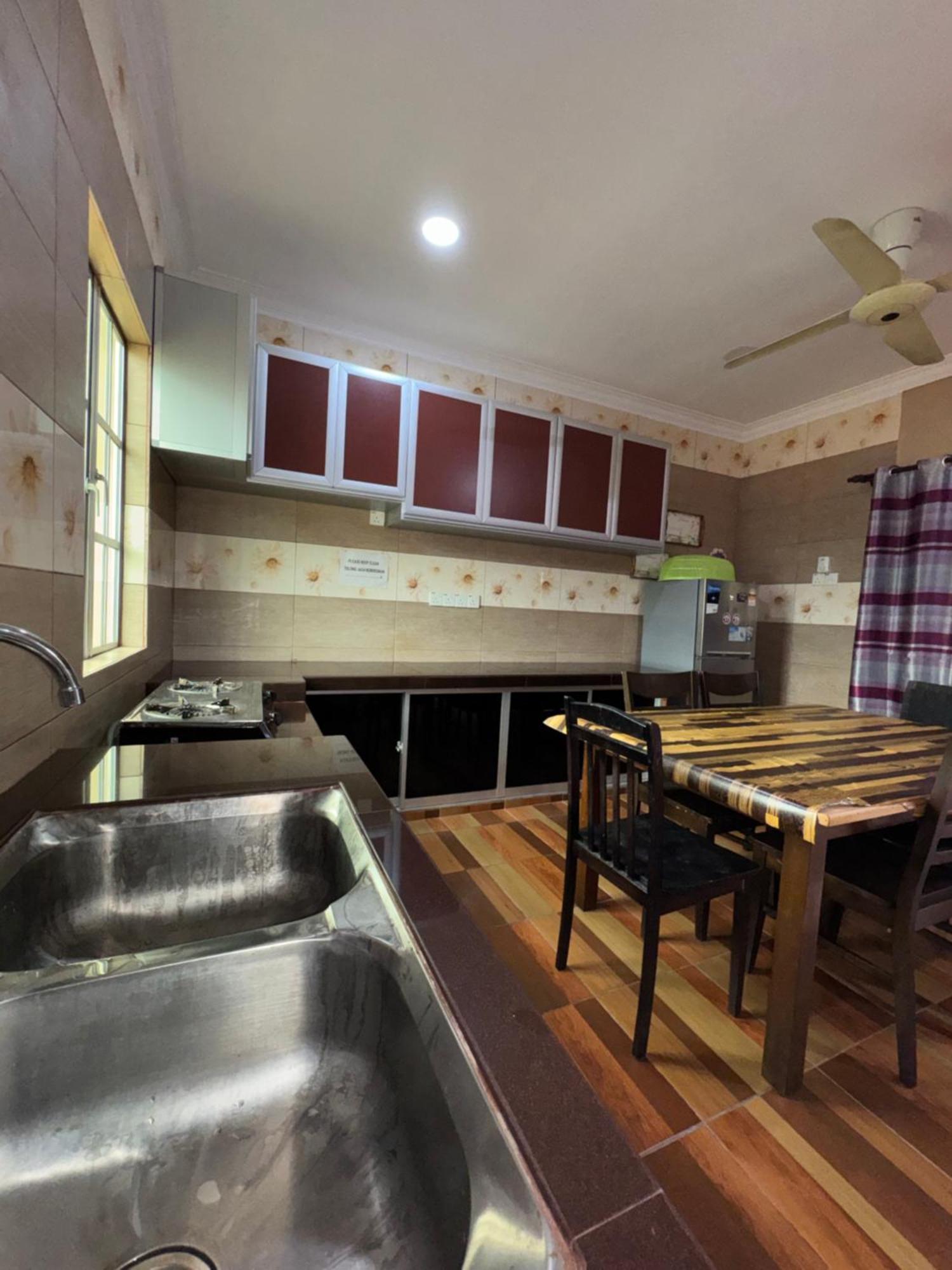Cenang Room Rahsia Motel パンタイ・サナング エクステリア 写真